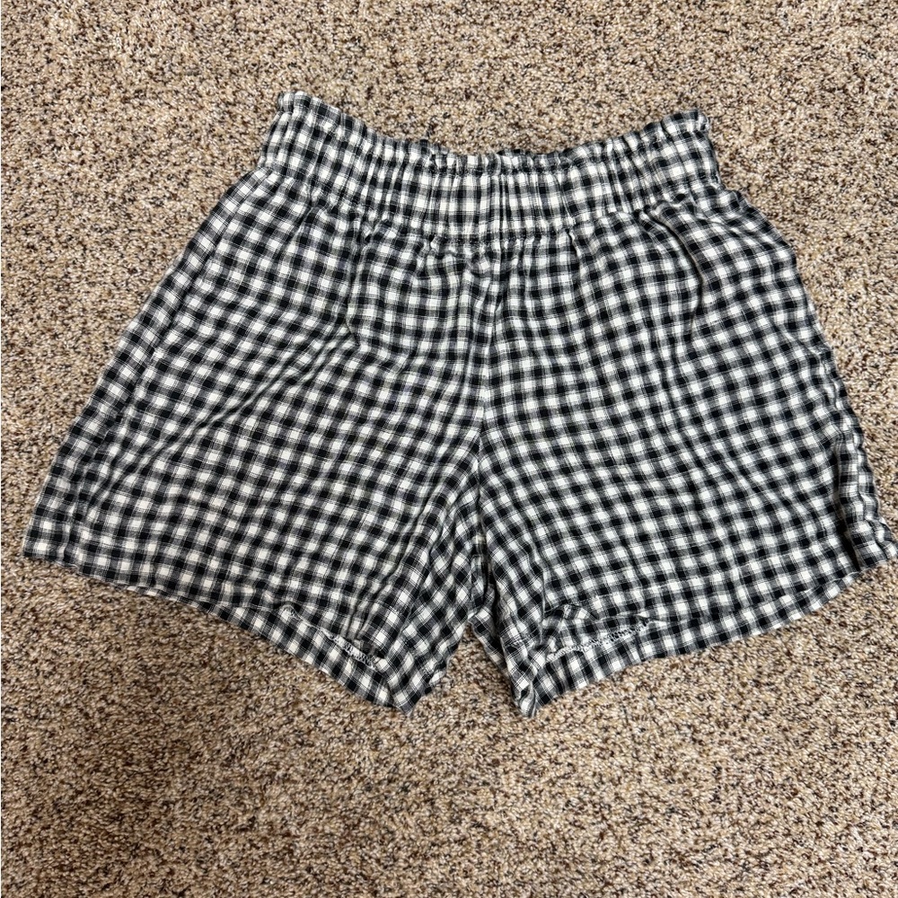 QUINCE - Black and White Checkered Linen Shorts